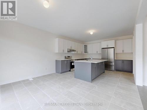 1449 Davis Loop, Innisfil, ON - Indoor Photo Showing Kitchen