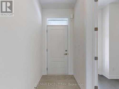 1449 Davis Loop, Innisfil, ON - Indoor Photo Showing Other Room