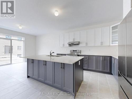 1449 Davis Loop, Innisfil, ON - Indoor Photo Showing Kitchen With Upgraded Kitchen