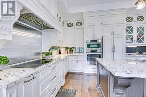 332 Sawyer Road, Oakville (Bronte West), ON - Indoor Photo Showing Kitchen With Upgraded Kitchen