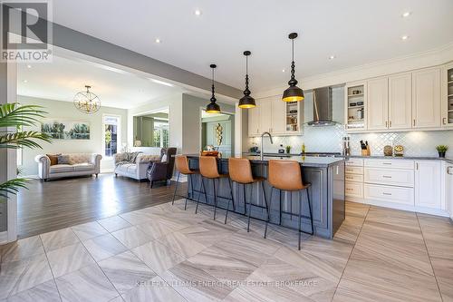 34 Purdy Place, Clarington (Bowmanville), ON - Indoor Photo Showing Kitchen With Upgraded Kitchen