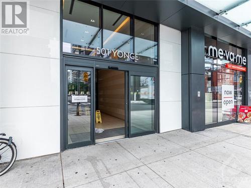 501 Yonge Street Unit#1406, Toronto, ON - Outdoor With Exterior