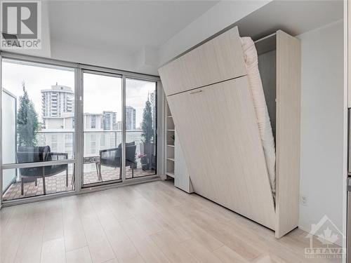 501 Yonge Street Unit#1406, Toronto, ON - Indoor Photo Showing Other Room