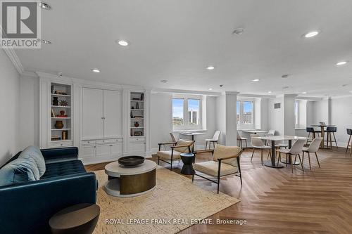 606 - 115 Richmond Street E, Toronto (Church-Yonge Corridor), ON - Indoor Photo Showing Living Room