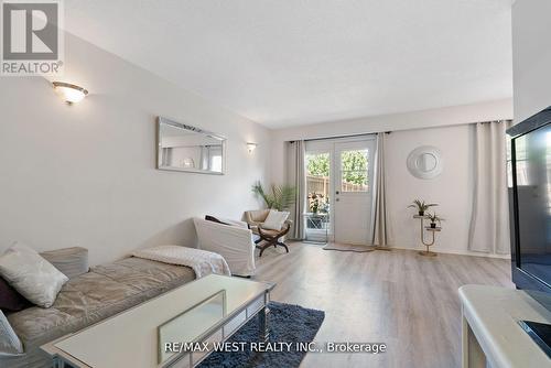 97 Kingswood Drive, Brampton, ON - Indoor Photo Showing Living Room