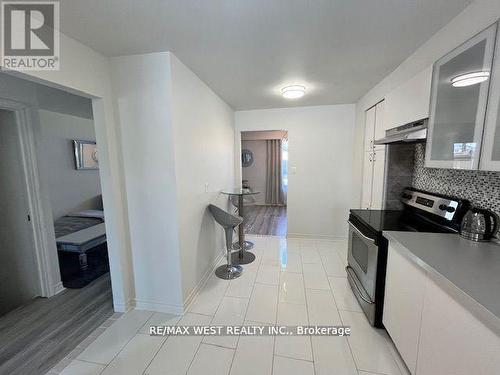 97 Kingswood Drive, Brampton, ON - Indoor Photo Showing Kitchen