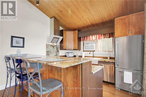 1303 Hilly Lane, North Grenville, ON - Indoor Photo Showing Kitchen