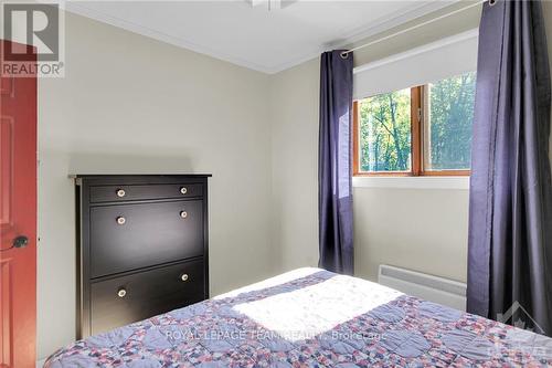 1303 Hilly Lane, North Grenville, ON - Indoor Photo Showing Bedroom