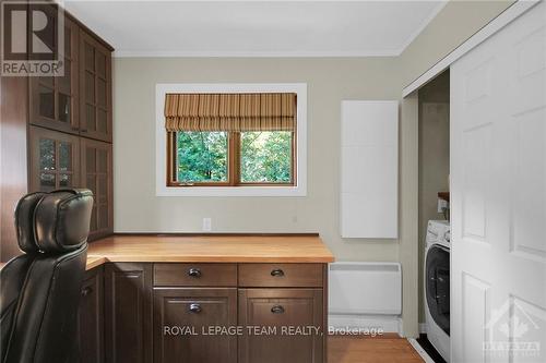 1303 Hilly Lane, North Grenville, ON - Indoor Photo Showing Laundry Room