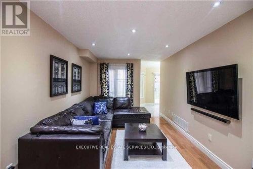 91 Lockwood Road, Brampton (Fletcher'S West), ON - Indoor Photo Showing Living Room