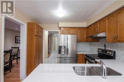 91 Lockwood Road, Brampton (Fletcher'S West), ON - Indoor Photo Showing Kitchen With Double Sink