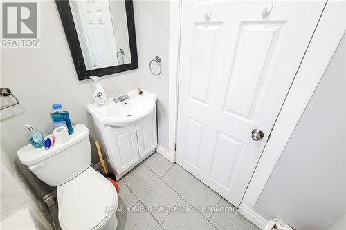 63 Paisley Avenue S, Hamilton, ON - Indoor Photo Showing Bathroom