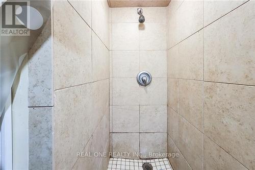 63 Paisley Avenue S, Hamilton (Westdale), ON - Indoor Photo Showing Bathroom