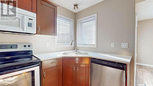 1007 Gull Road, Regina, SK - Indoor Photo Showing Kitchen