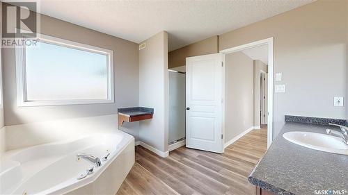 1007 Gull Road, Regina, SK - Indoor Photo Showing Bathroom