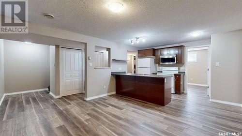 1007 Gull Road, Regina, SK - Indoor Photo Showing Kitchen