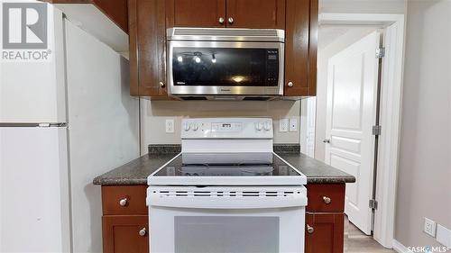 1007 Gull Road, Regina, SK - Indoor Photo Showing Kitchen