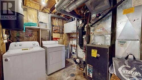 1007 Gull Road, Regina, SK - Indoor Photo Showing Laundry Room