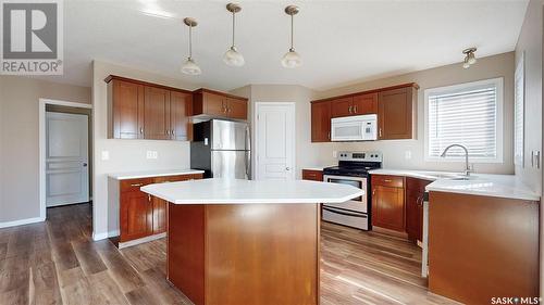 1007 Gull Road, Regina, SK - Indoor Photo Showing Kitchen