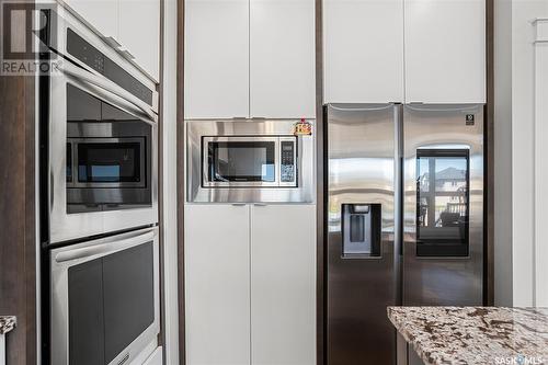 1063 Werschner Way, Saskatoon, SK - Indoor Photo Showing Kitchen With Stainless Steel Kitchen With Upgraded Kitchen