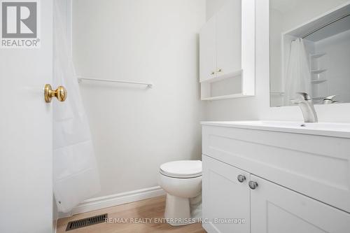 207 - 2055 Walkers Line, Burlington (Rose), ON - Indoor Photo Showing Bathroom