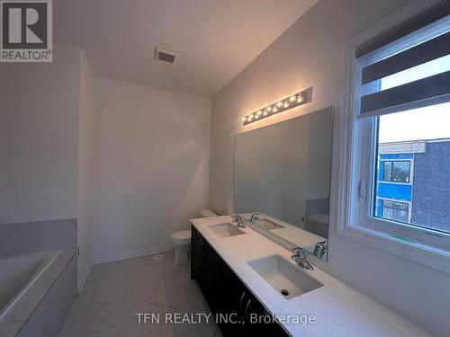 118 Wascana Road, Vaughan, ON - Indoor Photo Showing Bathroom