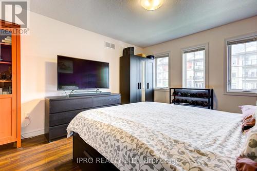 52 - 105 Bard Boulevard, Guelph (Pine Ridge), ON - Indoor Photo Showing Bedroom