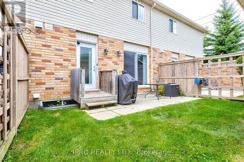 52 - 105 Bard Boulevard, Guelph (Pine Ridge), ON - Outdoor With Exterior