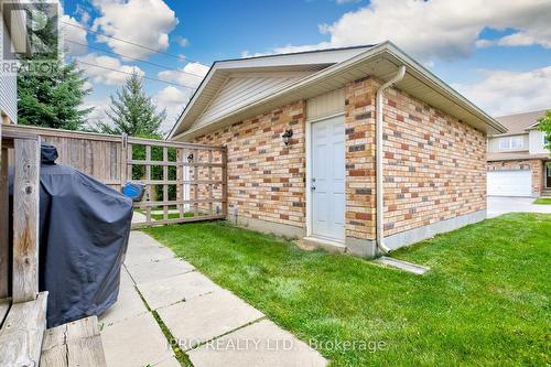 52 - 105 Bard Boulevard, Guelph (Pine Ridge), ON - Outdoor