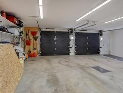 Garage - 