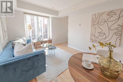 936 - 5 Everson Drive, Toronto, ON - Indoor Photo Showing Living Room