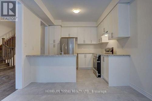 277 Fleetwood Drive, Oshawa, ON - Indoor Photo Showing Kitchen