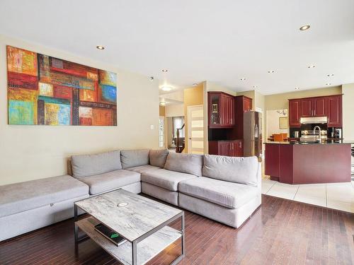 Salon - 243 Rue Du Bosquet, Pincourt, QC - Indoor Photo Showing Living Room