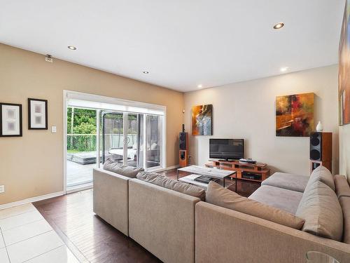 Salon - 243 Rue Du Bosquet, Pincourt, QC - Indoor Photo Showing Living Room