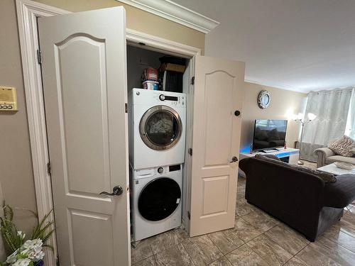 Laundry room - 1214-2555 Av. Du Havre-Des-Îles, Laval (Chomedey), QC - Indoor Photo Showing Laundry Room