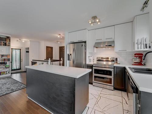 Kitchen - 1584 Rue Georges-Bouchard, Chambly, QC - Indoor Photo Showing Kitchen With Double Sink With Upgraded Kitchen