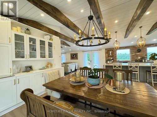 18662 Highway 48, East Gwillimbury, ON - Indoor Photo Showing Dining Room