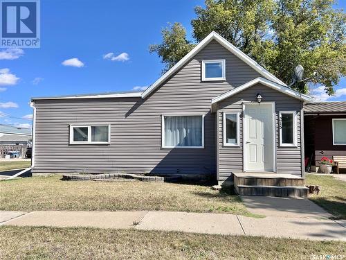 215 Simpson Street, Outlook, SK - Outdoor