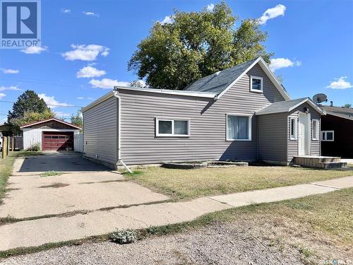 215 Simpson Street, Outlook, SK - Outdoor