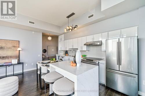 Ph2 - 33 Singer Court, Toronto (Bayview Village), ON - Indoor Photo Showing Kitchen