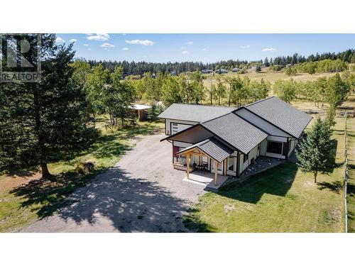 5070 Kinncum Place, 108 Mile Ranch, BC - Outdoor