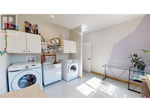 5070 Kinncum Place, 108 Mile Ranch, BC - Indoor Photo Showing Laundry Room