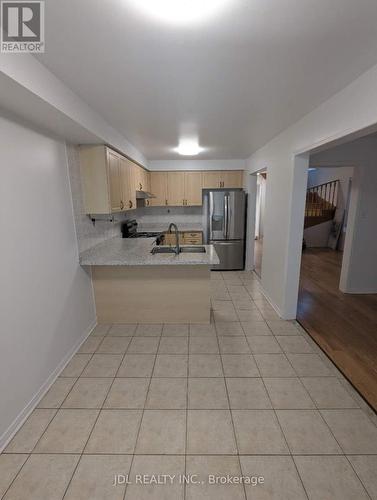 727 Caboto Trail, Markham (Village Green-South Unionville), ON - Indoor Photo Showing Kitchen