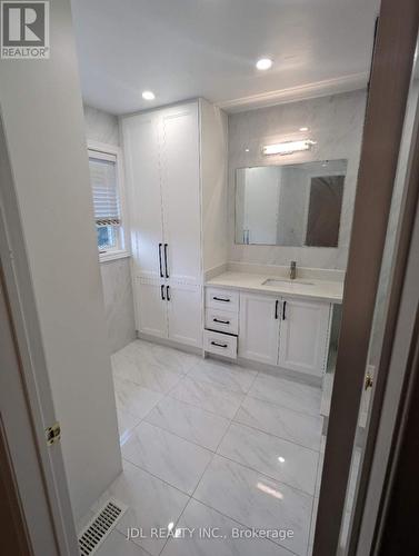 727 Caboto Trail, Markham (Village Green-South Unionville), ON - Indoor Photo Showing Bathroom