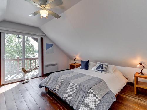 Master bedroom - 99 Ch. La Chanterelle, Saint-Donat, QC - Indoor Photo Showing Bedroom