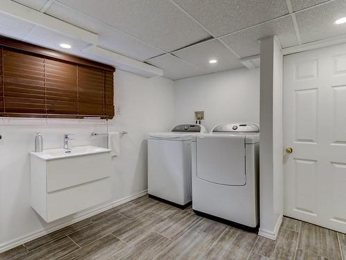 Salle de bains - 99 Ch. La Chanterelle, Saint-Donat, QC - Indoor Photo Showing Laundry Room