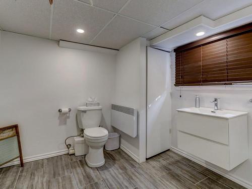 Salle de bains - 99 Ch. La Chanterelle, Saint-Donat, QC - Indoor Photo Showing Bathroom