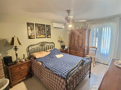 Chambre Ã  coucher principale - 53 Mtée De La Rivière-Du-Sud, Montmagny, QC - Indoor Photo Showing Bedroom