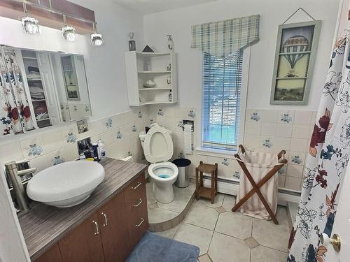 Salle de bains - 53 Mtée De La Rivière-Du-Sud, Montmagny, QC - Indoor Photo Showing Bathroom