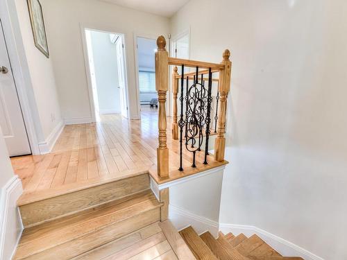 Staircase - 2025 Ch. Kildare, Mont-Royal, QC - Indoor Photo Showing Other Room